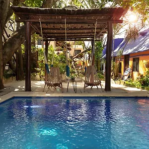 Zajazd Amar, Puerto Morelos